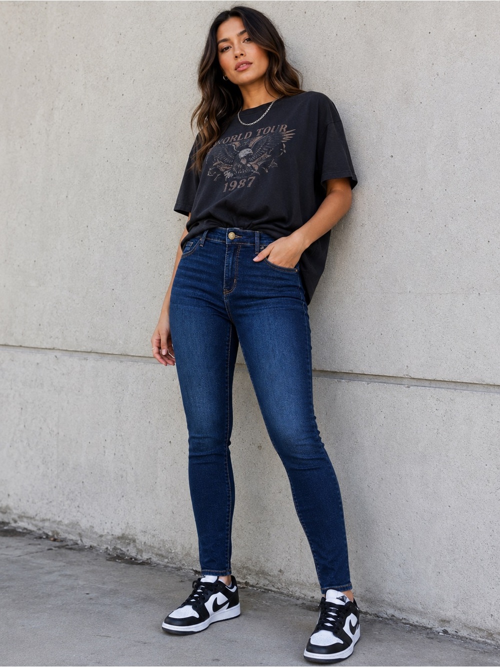 Universal Thread Mid Rise Skinny Jeans Women’s 12/31 Dark Wash Stretch